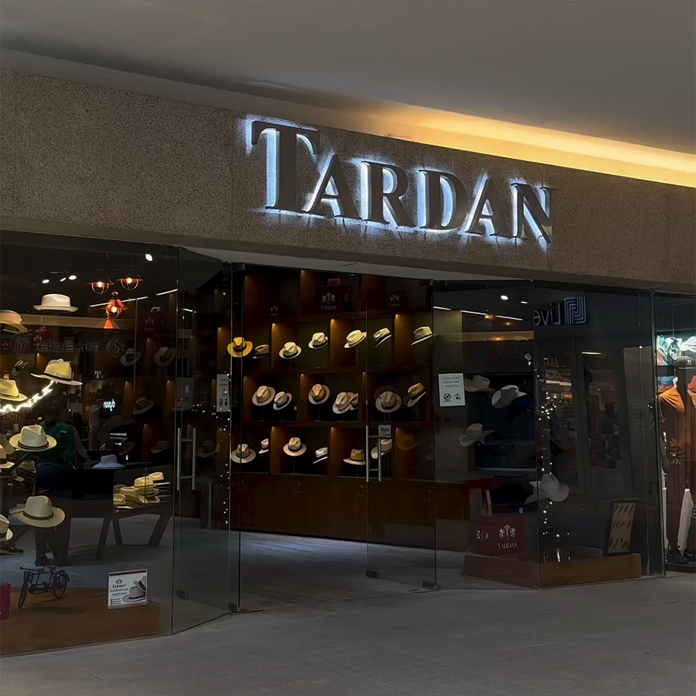 Sombreros Tardan Column